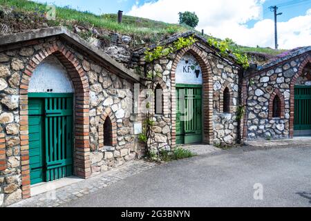 Caves à vin du village de Kobyli, dans le sud de la Moravie, République tchèque Banque D'Images