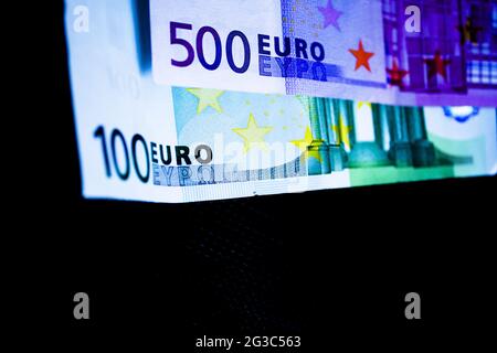 500 et 100 euros en billets officiels. Personne Banque D'Images