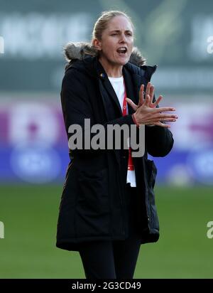 Le chef de l'entraîneur du pays de Galles Gemma Grainger lors du match international amical au Parc y Scarlets à Llanelli, au pays de Galles. Date de la photo: Mardi 15 juin 2021. Banque D'Images