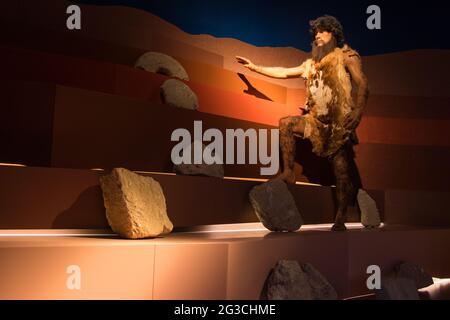 Préhistorique. Neanderthal Homo mâle adulte, basé sur des restes de 40000 ans dans le Musée national de Gobustan. Banque D'Images