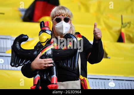 Munich, Allemagne, 15 juin 2021, Munich, Allemagne, 15 juin 2021, fan allemand, fan de football. Stade de groupe, cycle préliminaire F, jeu M12, France (F) - Allemagne (GER) 1-0 le 15 juin 2021 à Muenchen/Fussball Arena (Allianz Arena). Football EM 2020 du 06/11/2021 au 07/11/2021. Banque D'Images