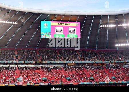Munich, Allemagne, 15 juin 2021, Munich, Allemagne, 15 juin 2021, Corona règle sur le mur vidéo. Stade de groupe, cycle préliminaire F, jeu M12, France (F) - Allemagne (GER) 1-0 le 15 juin 2021 à Muenchen/Fussball Arena (Allianz Arena). Football EM 2020 du 06/11/2021 au 07/11/2021. Banque D'Images