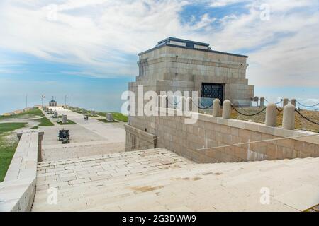 Le sacrario Militare di Bassano del Grappa panoramica sul Monte Grappa Banque D'Images