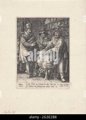 Mouton au salon de coiffure. Un mouton est coupé dans un salon de coiffure par un coiffeur. Le mouton a un manteau de capot, le coiffeur garde ses ciseaux et parle à un seigneur élégamment habillé et un jeune homme. Au milieu, un homme avec un chapeau faible fait face. Contre le mur une armoire avec des flacons, des bustles de rasage et d'autres fournitures de coiffure. Banque D'Images