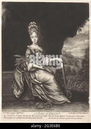 Silver Century; l'Aage d'argent; les quatre époques. L'ère de l'argent : une femme dans un paysage avec des coins à la main et une faucille à ses pieds. L'imprimé fait référence à l'idée d'inspiration mythologique que pendant le siècle d'argent l'homme a eu à faire avec les saisons. Les gens devaient maintenant modifier la terre, chercher un abri dans les maisons et se protéger contre le froid. Pour la première fois, il y a eu aussi la pratique des sept arts libéraux. L'impression fait partie d'une série sur les quatre époques. Banque D'Images