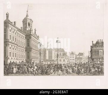 Feest of Freedom sur la place du Dam à Amsterdam, le 4 mars 1795. Fête de la liberté, célébrée avec l'inauguration de l'arbre de la liberté sur le barrage d'Amsterdam, le 4 mars 1795. Vue sur le barrage avec une grande foule dansant à l'arbre de la liberté. Banque D'Images