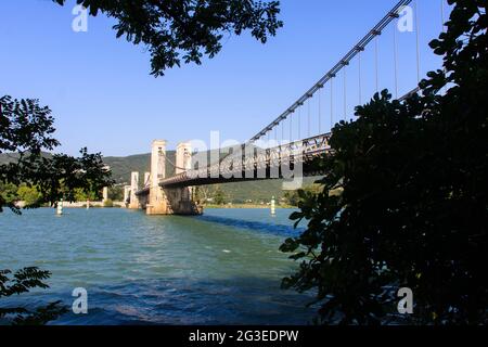 FRANCE. ARDECHE (07) VIVIERS PONT DU ROBINET, LE RHÔNE Banque D'Images
