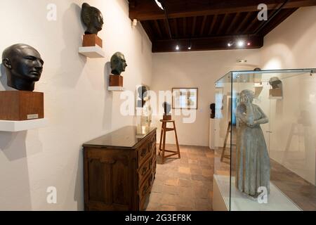 FRANCE. ARDECHE (07) TOURNON SUR RHONE MUSÉE DU CHÂTEAU, LA SALLE MARCEL GIMOND SCULPTEUR Banque D'Images