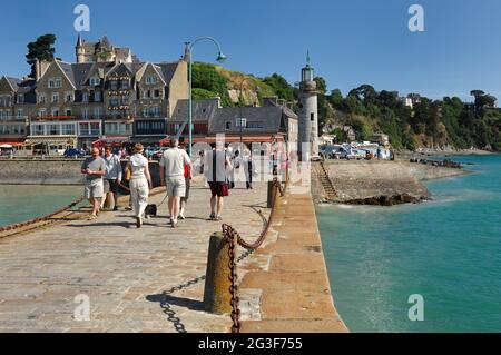 FRANCE. ILE ET VILAINE (35) CANCALE CÔTE D'EMERAUDE LE PORT (PHOTO NON DISPONIBLE POUR LES CALENDRIERS OU CARTES POSTALES EN FRANCE) Banque D'Images