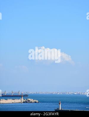 Vue panoramique sur un petit port de la ville d'Alger, mer Méditerranée. Banque D'Images