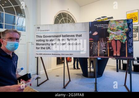 Londres, Royaume-Uni. 16 juin 2021. Œuvres de Tania Blanco à un avant-goût du RA Schools Show 2021, exposant le plus récent talent artistique du Royaume-Uni diplômé des RA Schools à la Royal Academy of Arts jusqu'au 4 juillet 2021. Credit: Stephen Chung / Alamy Live News Banque D'Images