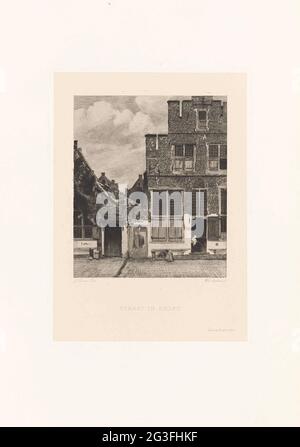 Vue sur les maisons de Delft, connue sous le nom de 'la rue'; rue de Delft. Vue sur les maisons de Delft, connue sous le nom de « la rue ». Les façades de quelques maisons sur une rue de Delft. Entre les maisons une allée où une femme est pendue sur un lavabo. Dans la porte ouverte de la maison sur la droite, une femme est nécessaire pour travailler sur la gauche pour la maison sur le trottoir deux enfants jouant. Banque D'Images