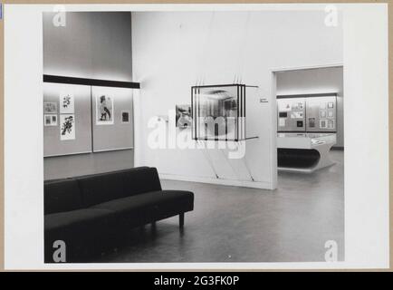 Salle avec configuration pour l'explication de l'impression tricolore; imprimé aux pays-Bas 5 siècles lettre image et pneu. . Banque D'Images