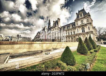 Vue magnifique sur l'hôtel de ville, Paris Banque D'Images