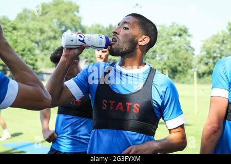 Tarik Tissoudali de Gent photographié pendant la première session d'entraînement de la saison 2021-2022, de l'équipe belge de football de première division KAA Gent, mercredi Banque D'Images