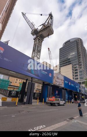 24 avril 2021 Sydney, Australie : les travaux se poursuivent à la station Martin place dans le cadre du métro de Sydney, le plus grand projet de transport public d'Australie. Banque D'Images