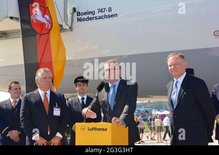 Taufe des neuen Super Jumbos 747-8 durch Lufthansa CEO Carsten Spohr und MinisterprÃ¤sident Stephan Weil auf den Namen Niedersac Banque D'Images