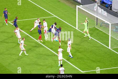 Paul POGBA, Torchence, FRA 6 Manuel NEUER, DFB 1 gardien de but, dans le match du Groupe F FRANCE - ALLEMAGNE 1-0 aux Championnats d'Europe de football UEFA 2020 en saison 2020/2021 le 15 juin 2021 à Munich, Allemagne. © Peter Schatz / Alamy Live News Banque D'Images