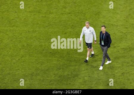 Torwarttrainer Andreas Köpke (Deutschland), responsable Oliver Bierhoff (Deutschland) Frankreich - Deutschland München, 15.06.2021, Fussball, saison 2020 Banque D'Images