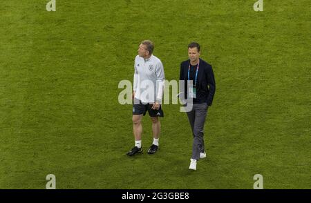 Torwarttrainer Andreas Köpke (Deutschland), responsable Oliver Bierhoff (Deutschland) Frankreich - Deutschland München, 15.06.2021, Fussball, saison 2020 Banque D'Images