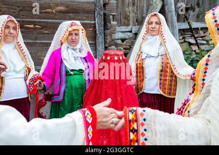 Nallihan,Ankara,Turquie - 05-12-2016: Mariage traditionnel de village en Anatolie Banque D'Images