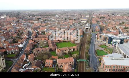 Vue aérienne de Beverley Town, Flemingate and East Riding College, Beverley, East Riding of Yorkshire, Angleterre, Royaume-Uni, janvier 2021 Banque D'Images