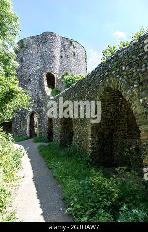 Norwich Black Tower, une partie de l'ancien mur de la ville où les personnes souffrant de plaque bubonique indisciplinée ont été emprisonnées dans le 14c . Banque D'Images