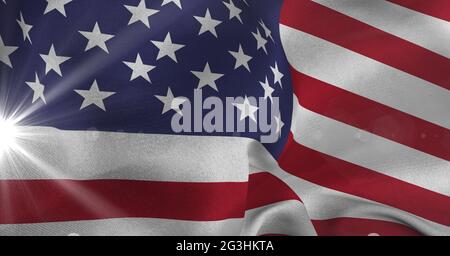 Lumière vive contre le drapeau américain Banque D'Images
