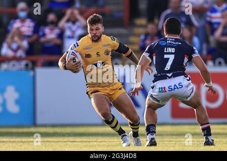 Wakefield, Royaume-Uni. 16 juin 2021. Alex Foster (17) de Castleford Tigers en action pendant le match à Wakefield, Royaume-Uni, le 6/16/2021. (Photo de Mark Cosgrove/News Images/Sipa USA) crédit: SIPA USA/Alay Live News Banque D'Images