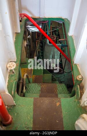 Ferry de Masirah, Oman; à la salle des moteurs d'un ferry local qui transporte des véhicules et des marchandises entre l'île et le continent Banque D'Images