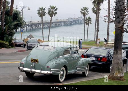 Voiture Fleetline classique des années 1940 de Chevrolet garée près de l'embarcadère san Clemente dans le comté d'Orange, en Californie Banque D'Images