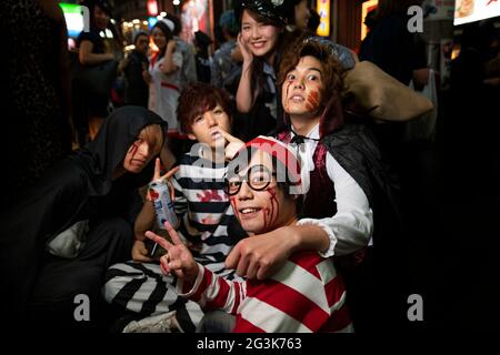 Personnes célébrant Halloween à Shibuya, Tokyo, Japon Banque D'Images