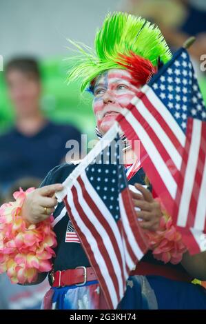 Austin, Texas, États-Unis. 16 juin 2021. Fan de football en action lors du match international amical contre le Nigeria au stade Q2 à Austin, Texas. Mario Cantu/CSM/Alamy Live News Banque D'Images