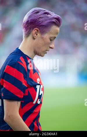 Austin, Texas, États-Unis. 16 juin 2021. USA l'avant-scène de football féminin Megan Rapinoe (15) en action lors du match international amical contre le Nigeria au stade Q2 à Austin, Texas. Mario Cantu/CSM/Alamy Live News Banque D'Images