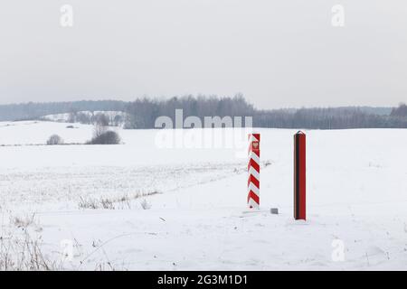 Piliers de la frontière entre le Bélarus et la Pologne Banque D'Images