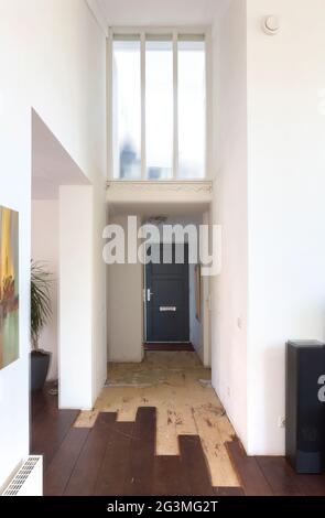 Briser un parquet massif Banque D'Images