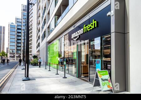 14 juin 2021 - Nouvelle épicerie fraîche Amazon à Wood Wharf, Canary Wharf Londres, Royaume-Uni Banque D'Images