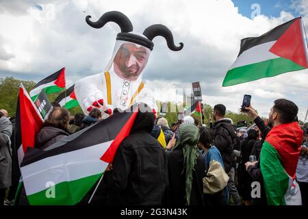 Figure gonflable du prince héritier d'Arabie saoudite, Mohammed ben Salman, à la manifestation de la Palestine libre, Londres, 22.5.2021 Banque D'Images