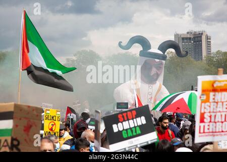 Figure gonflable du prince héritier d'Arabie saoudite, Mohammed ben Salman, à la manifestation de la Palestine libre, Londres, 22.5.2021 Banque D'Images