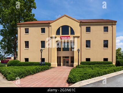 SPARTANBURG, SC, USA-13 JUIN 2021: Bâtiment de Synovus Financial Corp. Façade avec entrée principale. Image horizontale. Banque D'Images