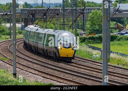 Le train inclinable Avanti Pendolino nommé Royal Scot pour sa tentative de rupture record entre Londres Euston et Glasgow Central aujourd'hui 17 juin 2021. Banque D'Images