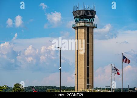 Tour de contrôle de la circulation aérienne à l'aéroport de Dekalb-Peachtree (PDK), communément appelé Peachtree-Dekalb, dans le métro d'Atlanta, en Géorgie. (ÉTATS-UNIS) Banque D'Images