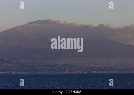 Arrivée à la catainie sur Mein Schiff Herz - Mont Etna - volcan Etna - Catane Italie/Sicile Banque D'Images