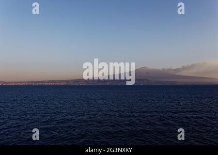 Arrivée à la catainie sur Mein Schiff Herz - Mont Etna - volcan Etna - Catane Italie/Sicile Banque D'Images