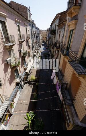 Vue sur la via Penninello depuis la via Crociferi - Catane Italie Banque D'Images