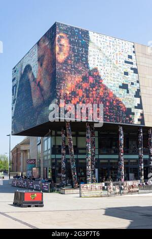 Galerie Derby Quad, cinéma et café, place du marché, quartier de la cathédrale, Derby, Derbyshire, Angleterre, Royaume-Uni Banque D'Images