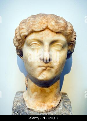 Herm avec le buste d'une femme, conventionnellement identifié comme Poppea Sabina - marbre (première moitié du 1er siècle) - Oplontis connu sous le nom de Villa Poppea à Torre Annunziata - Naples, Italie Banque D'Images