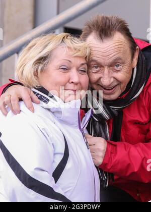 Joueur national de football de GDR à 1.FC Magdeburg a. Hansa Rostock Joachim Streich avec sa femme Marita Banque D'Images