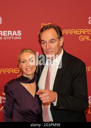 Maire de Leipzig Burkhard Jung avec sa femme Ayleena au 25ème Gala José Carreras 12.12.19 Leipzig Banque D'Images