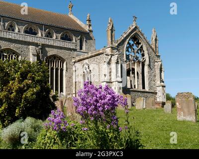 St Margaret's in CLEY est l'une des plus belles églises de Norfolk. Datant du XIVe siècle, les transepts ont été ruind depuis la fin des années 1500 Banque D'Images